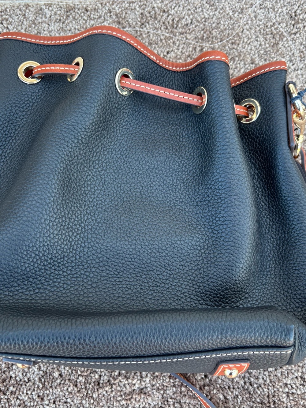 NWT Dooney & Bourke Black Crossbody with Brown Trim and Gold Hardware - Picture 5 of 5